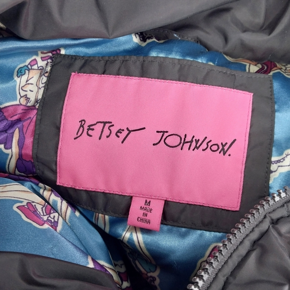 Betsey Johnson Quilted Charcoal Gray Cozy Casual Layering Piece Puffer Vest - Picture 11 of 11